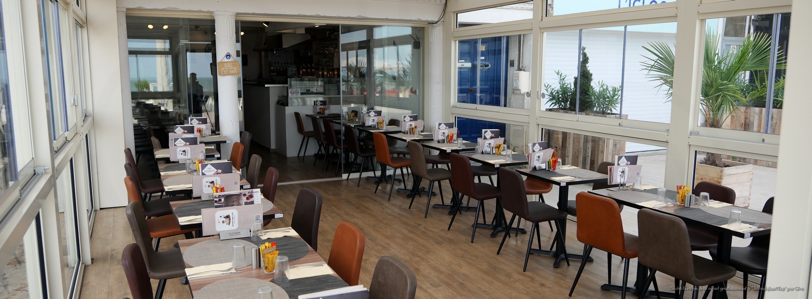 Terrasse couverte du restaurant