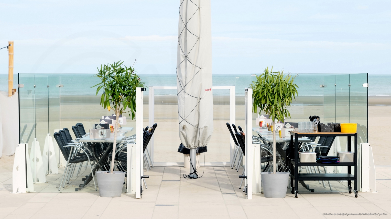 terrasse sur la digue du restaurant